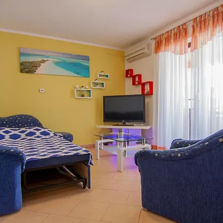 Wunderschoenes In Mit Eigenem Balkon Apartman *