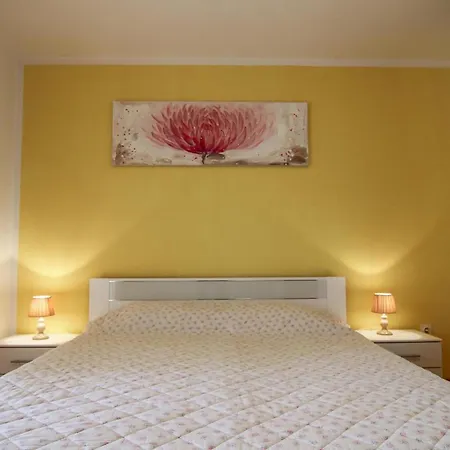 Apartment Wunderschoenes In Mit Eigenem Balkon